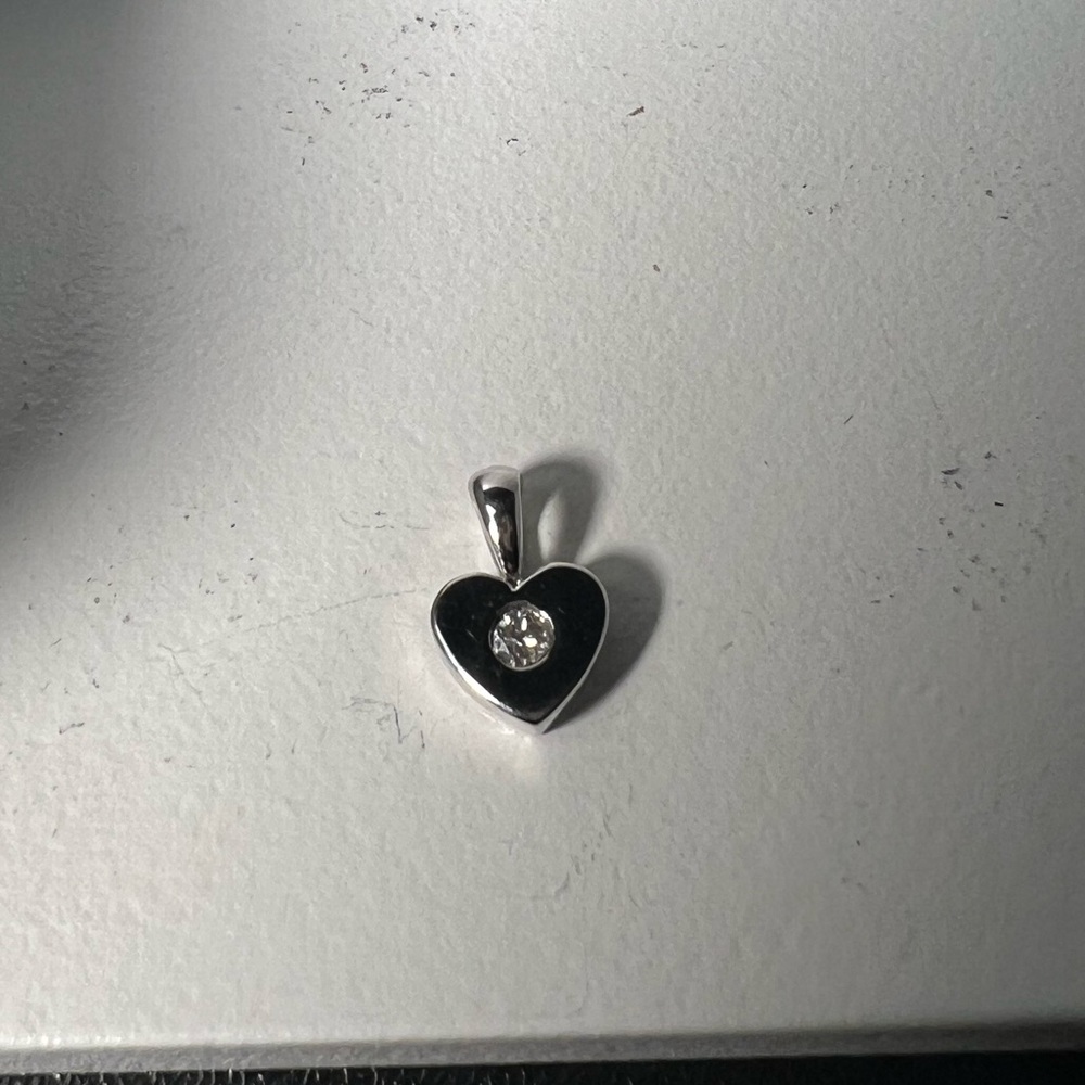 14k White Gold Diamond Heart Pendant